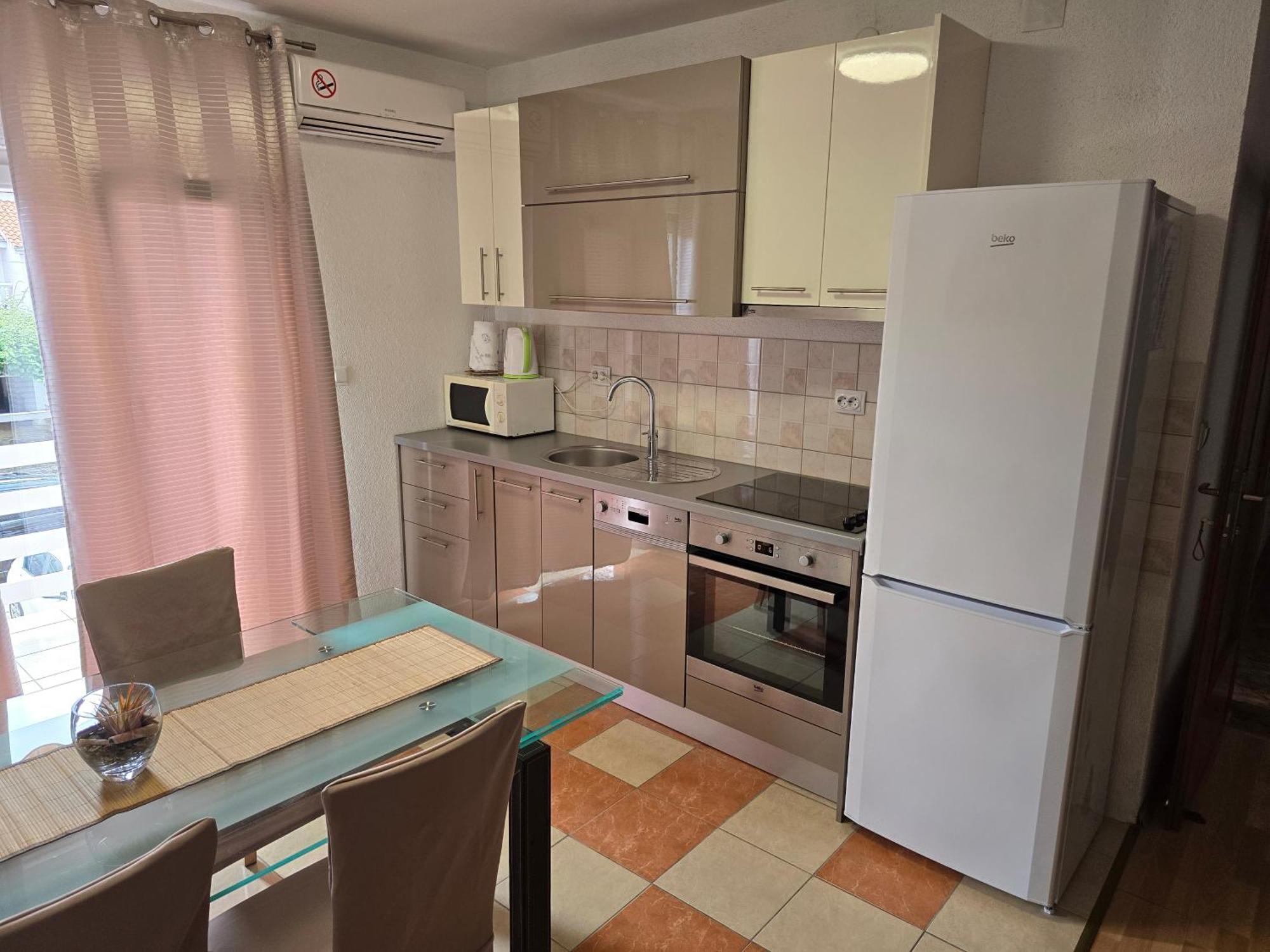Apartment Apartmens Leona