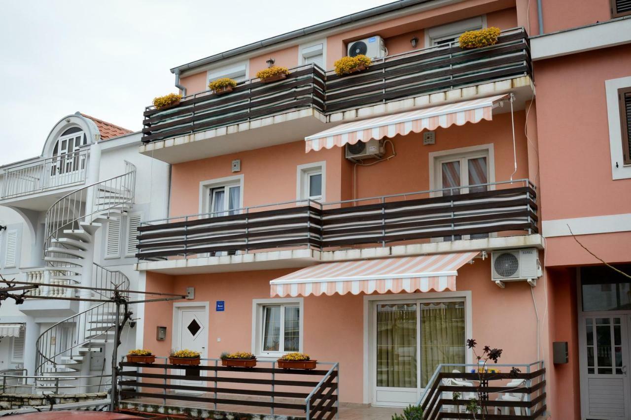 Apartmens Leona